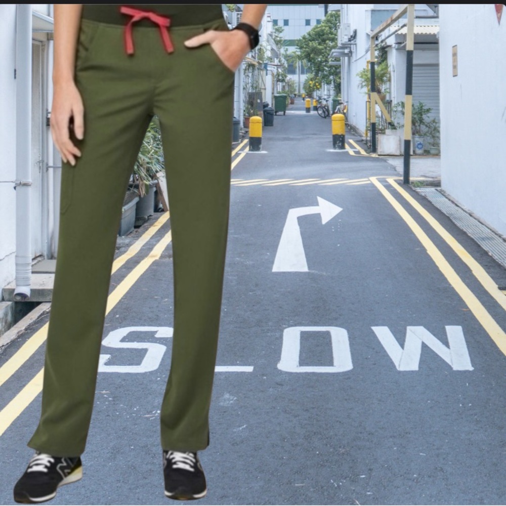 FIGS LIMITED EDITION KADE SCRUB PANTS-DARK OLIVE IN SIZE PETITE MEDIUM